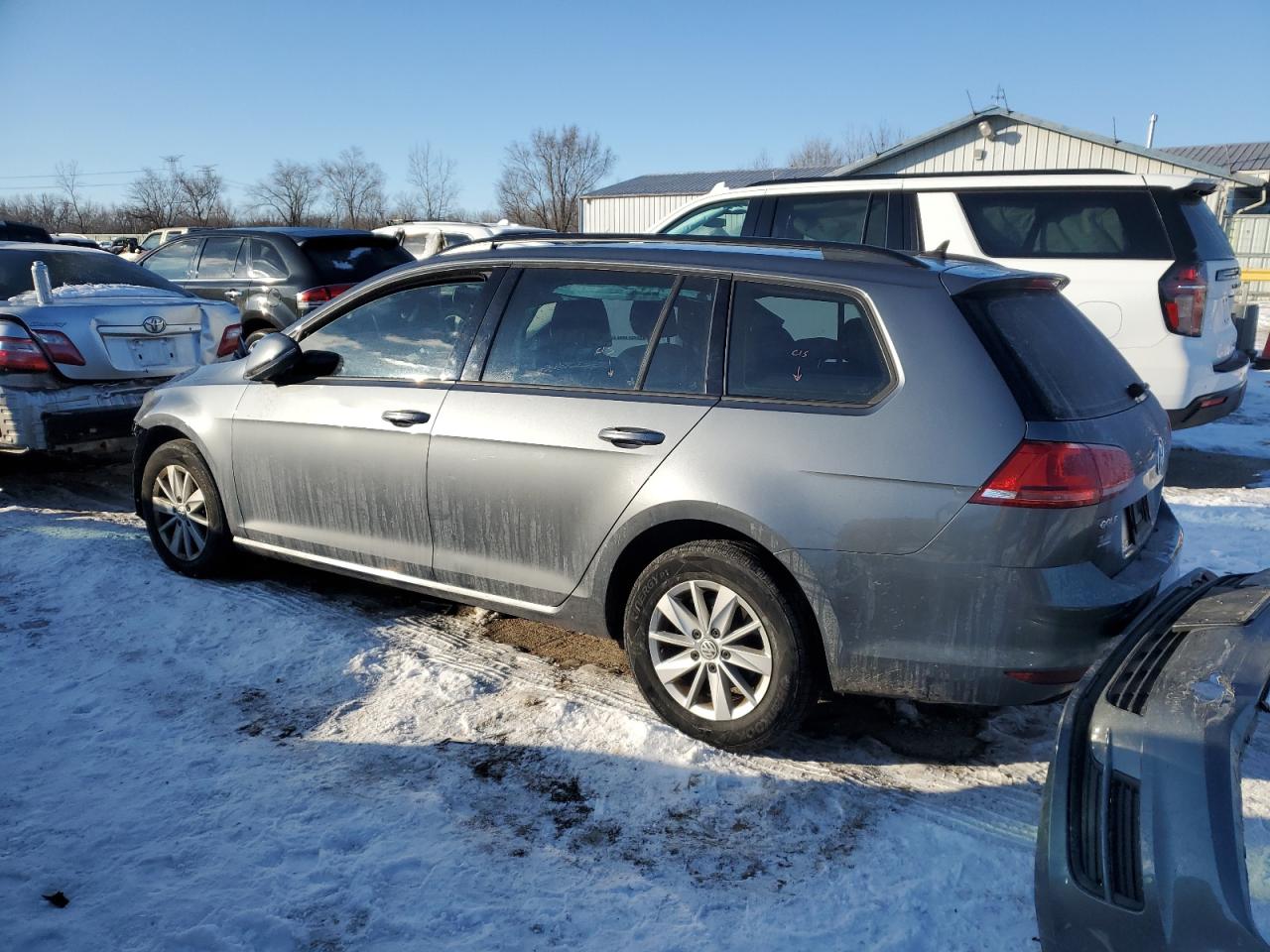 2016 Volkswagen Golf - Image 2