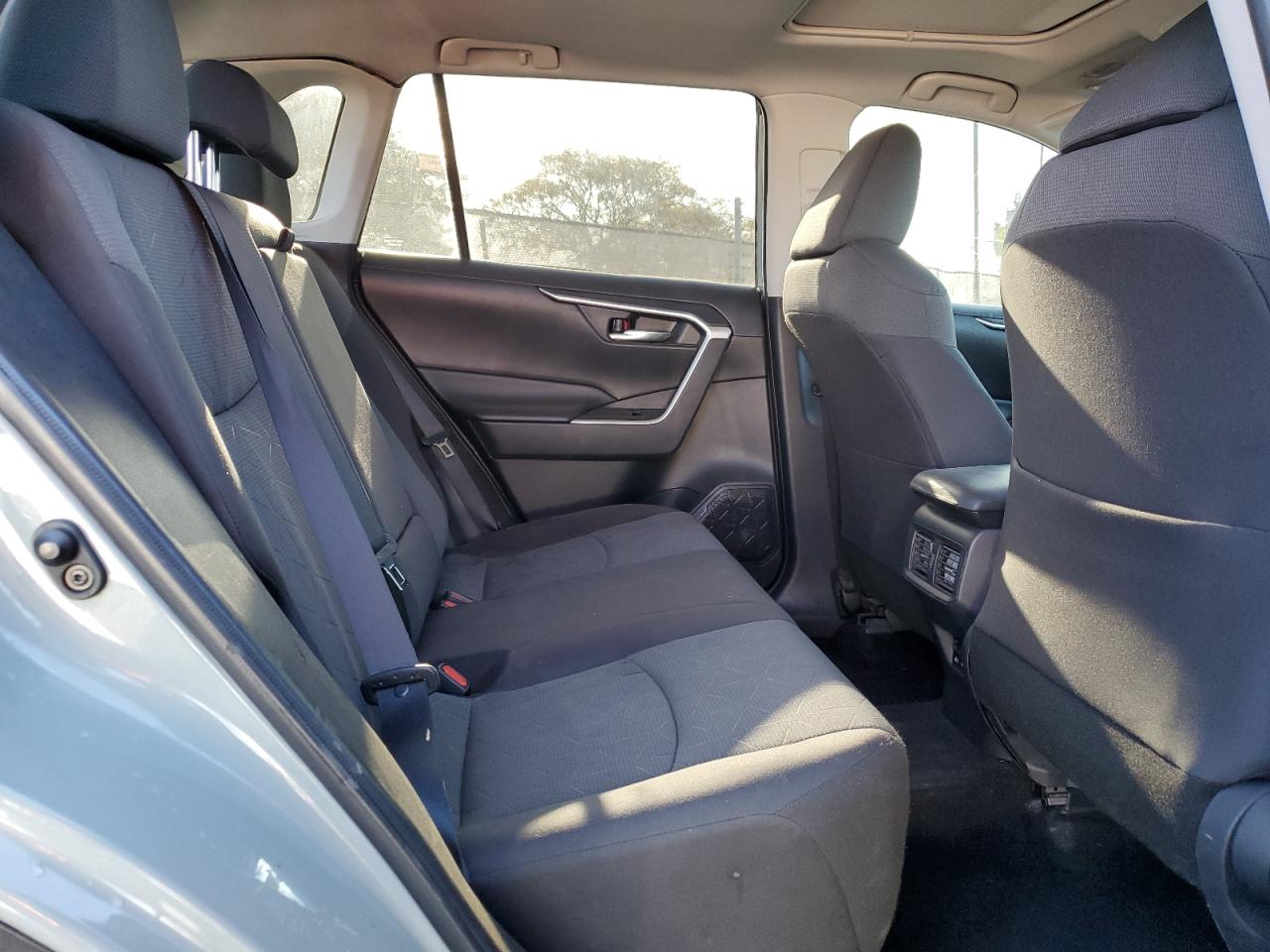 2022 Toyota RAV 4 - Image 11