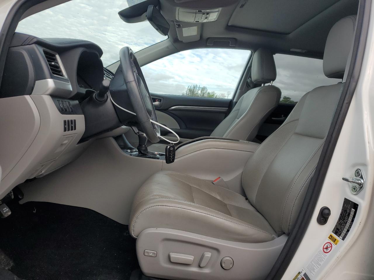 2017 Toyota Highlander Limited VIN: 5TDYZRFH1HS226017 Lot: 88040145