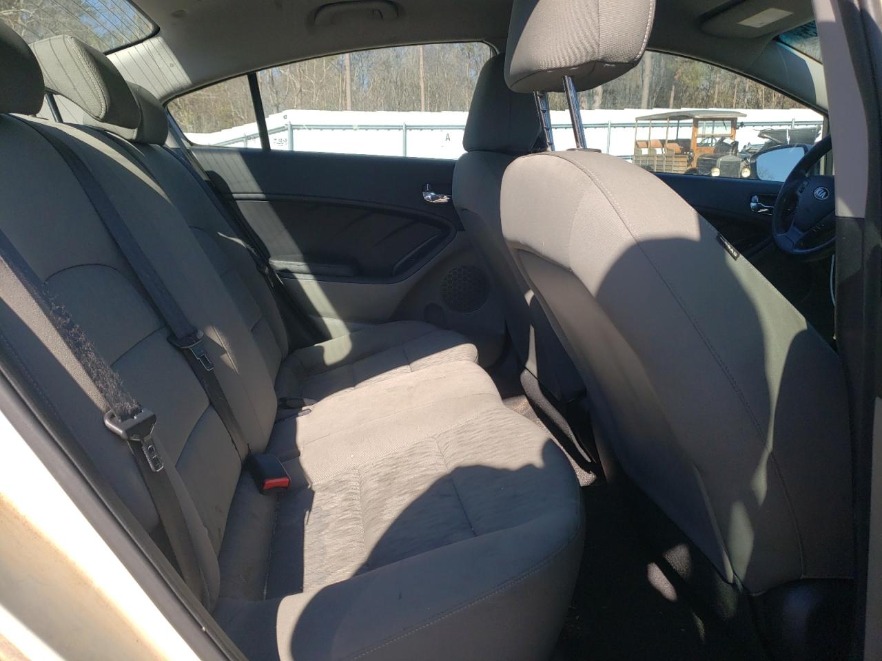 2015 Kia Forte - Image 10