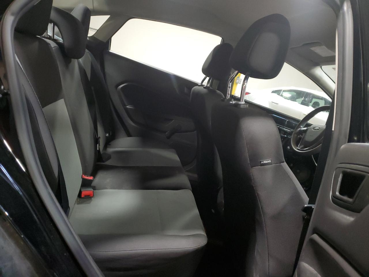 2017 Ford Fiesta - Image 10