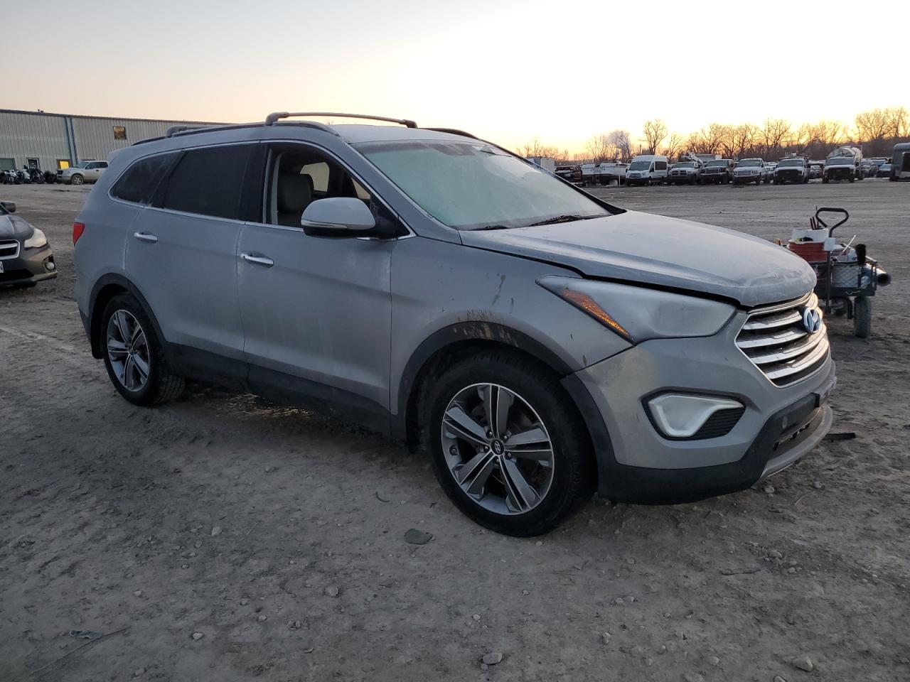 2015 Hyundai Santa Fe - Image 4