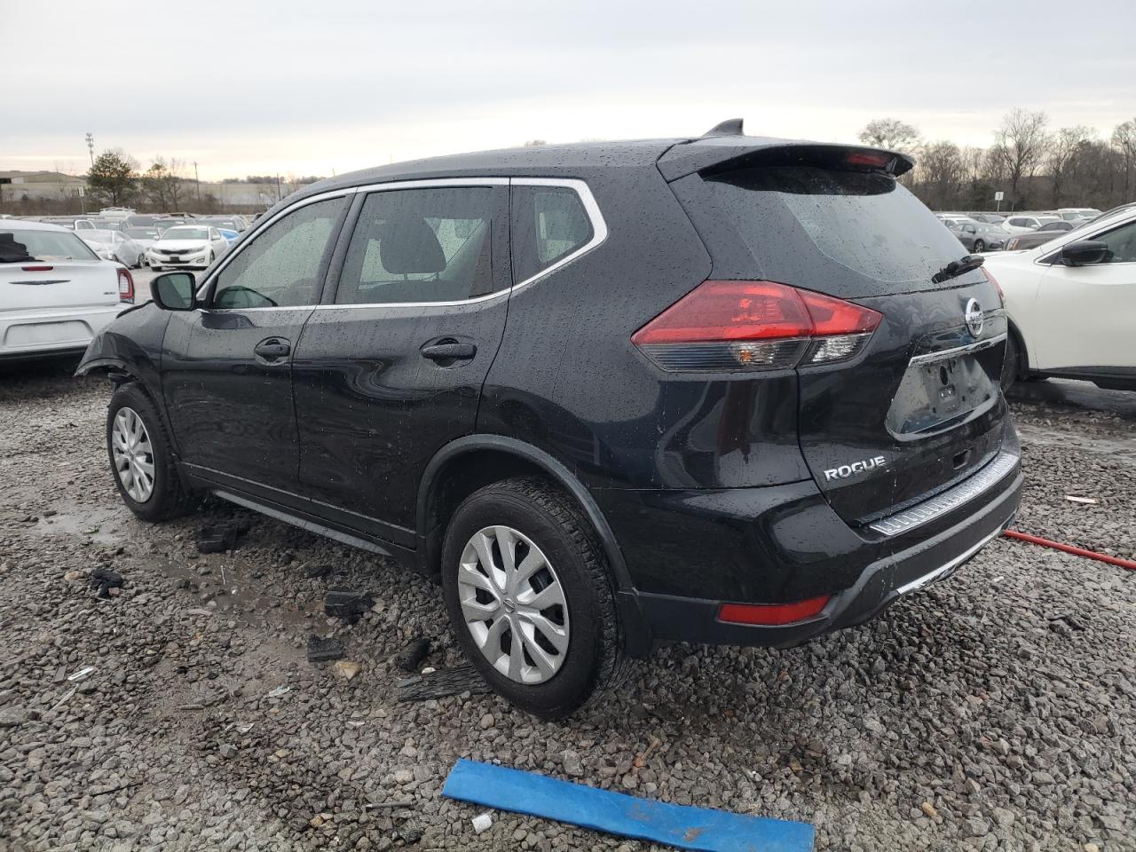 2018 Nissan Rogue - Image 2