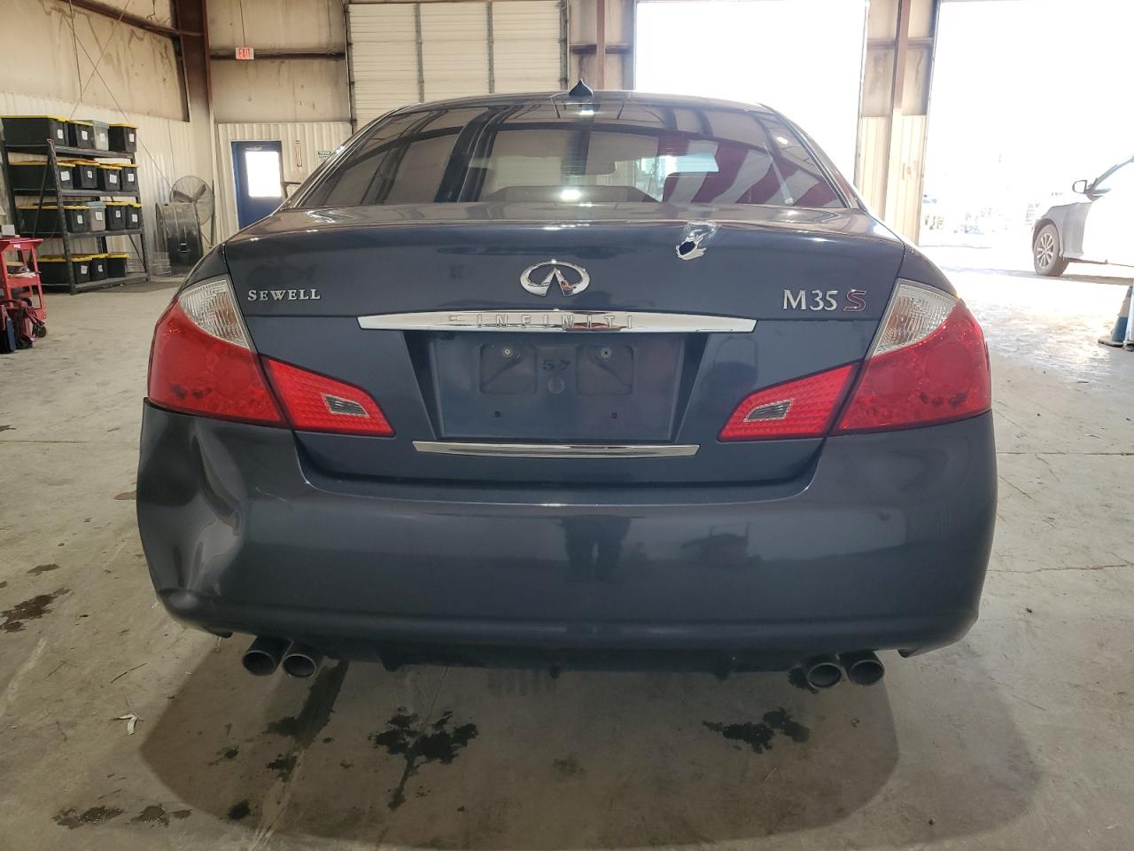 2010 Infiniti M - Image 6