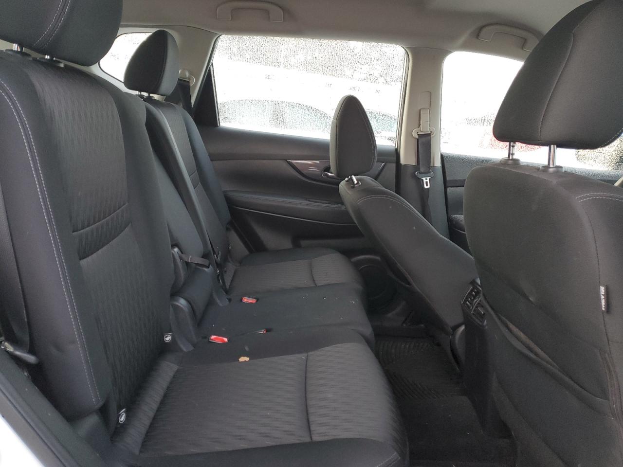 2018 Nissan Rogue - Image 11