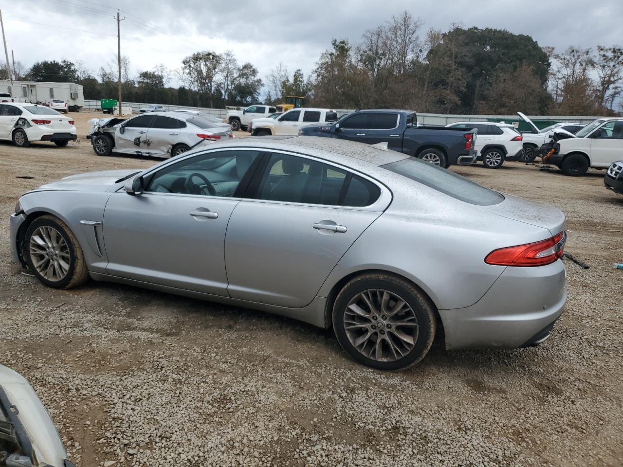 2013 Jaguar XF - Image 2