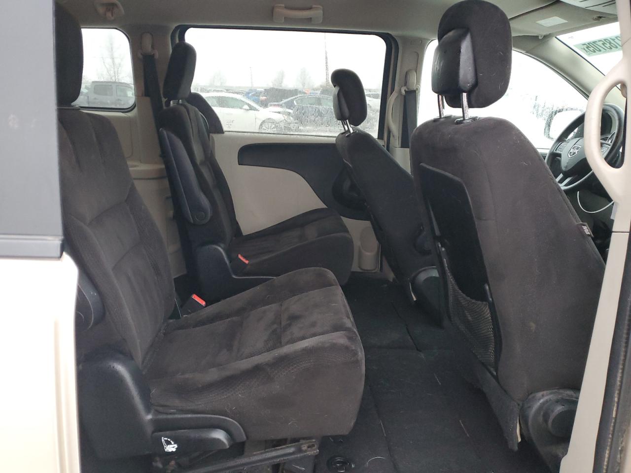 2014 Dodge Caravan - Image 11