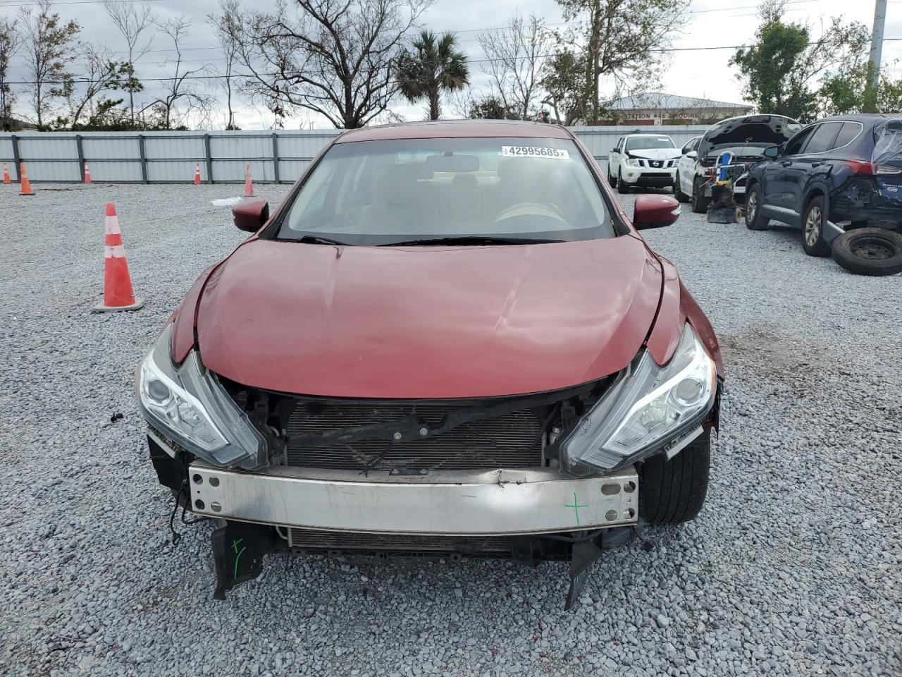 2016 Nissan Altima - Image 5