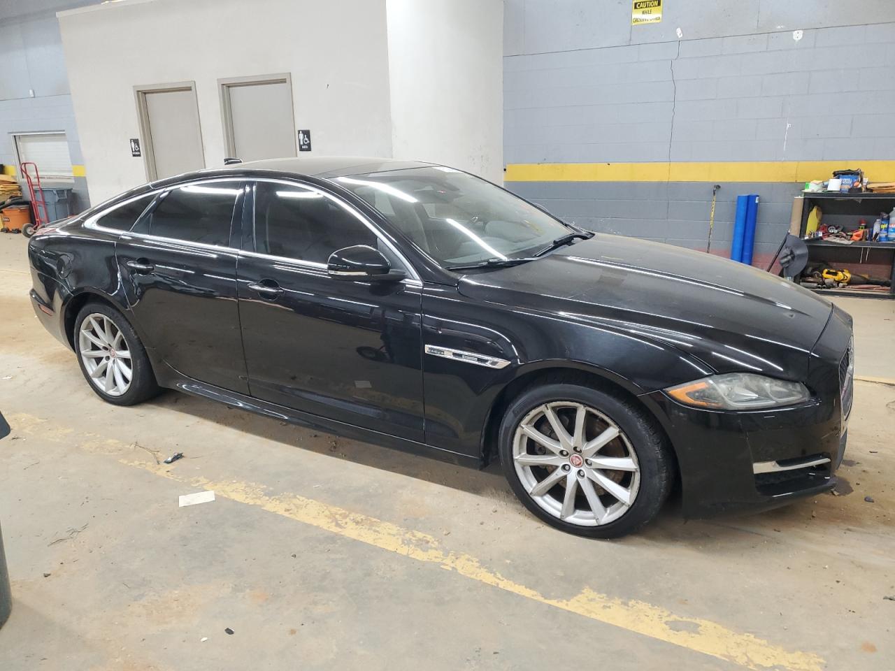 VIN SAJWA1C73G8V93601 2016 JAGUAR XJ no.4