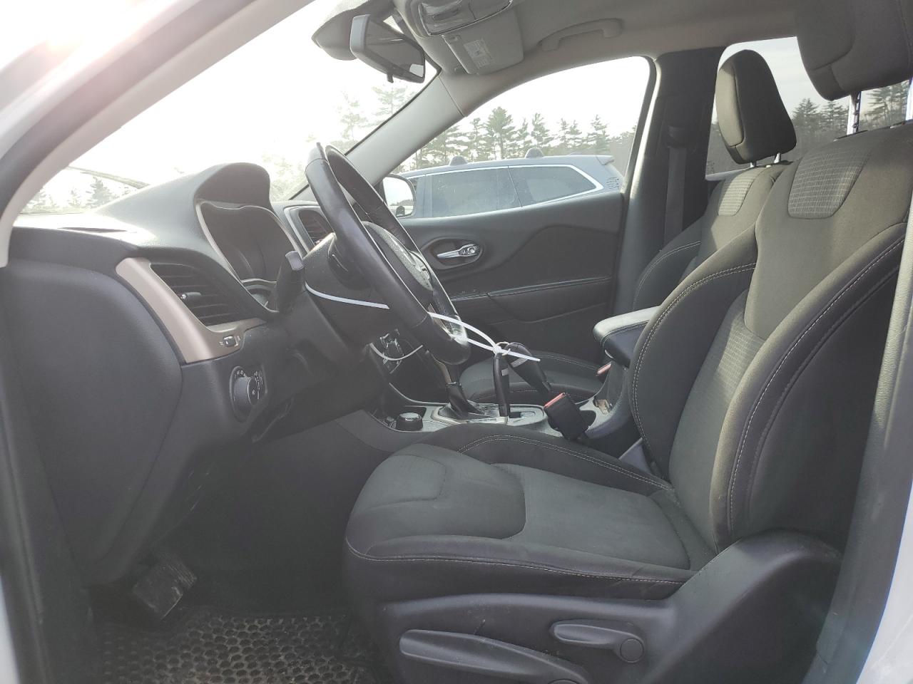 2016 Jeep Grand Cherokee - Image 7