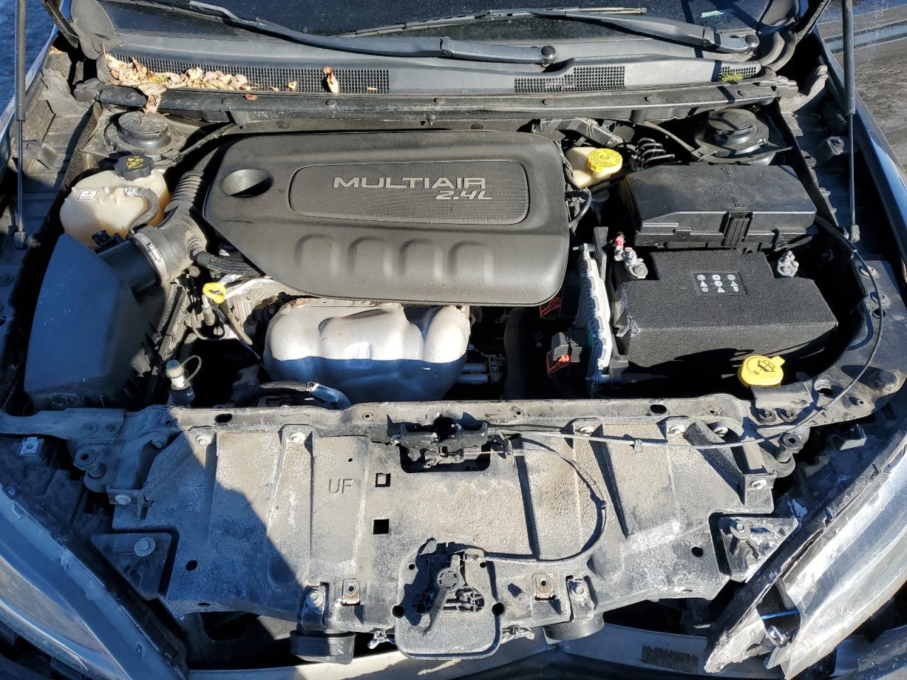 2016 Chrysler 200 - Image 11