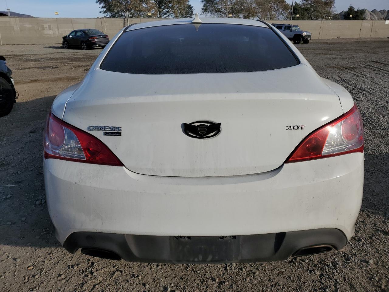 2011 Hyundai Genesis - Image 6