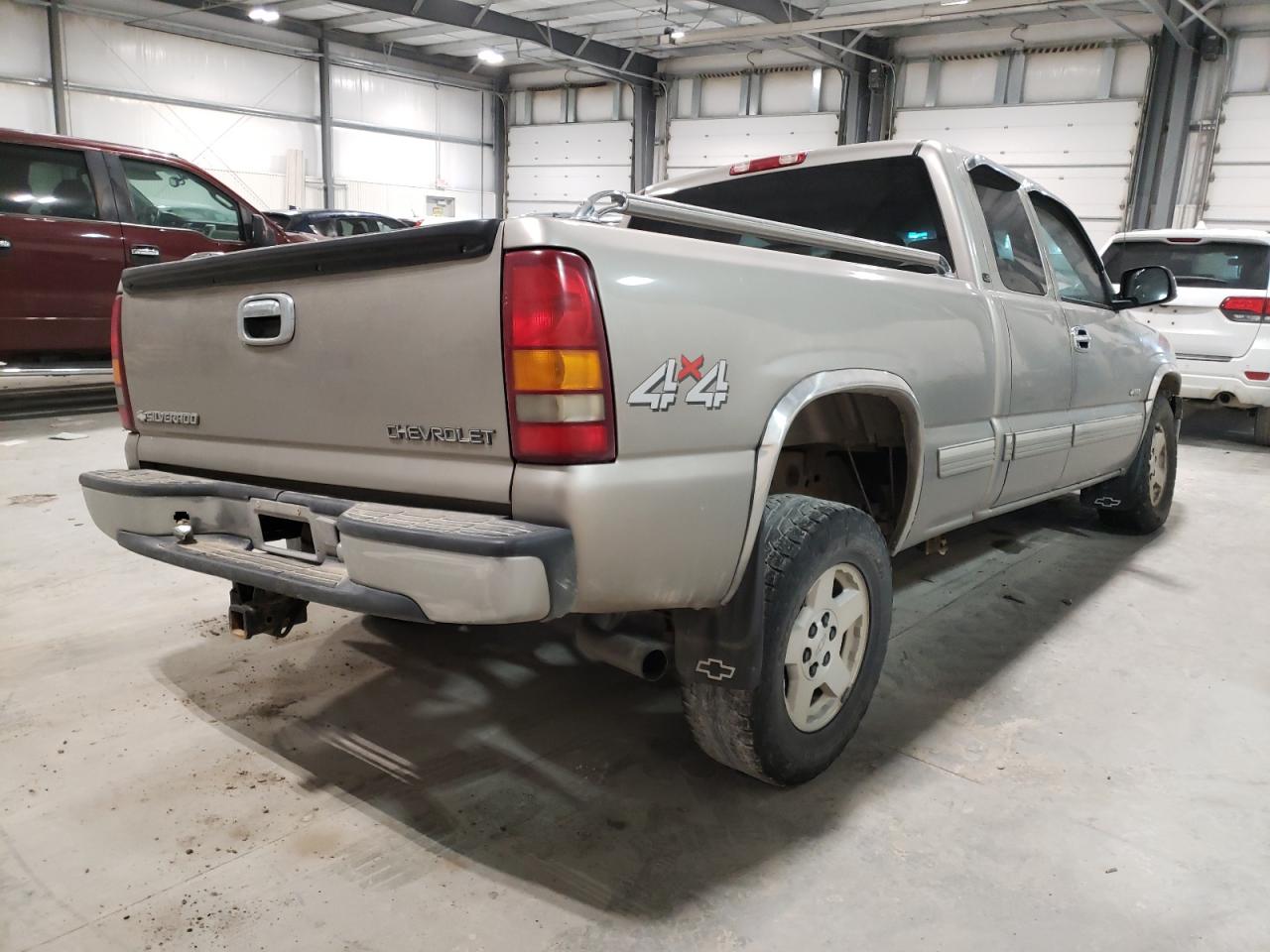 2000 Chevrolet Silverado - Image 3