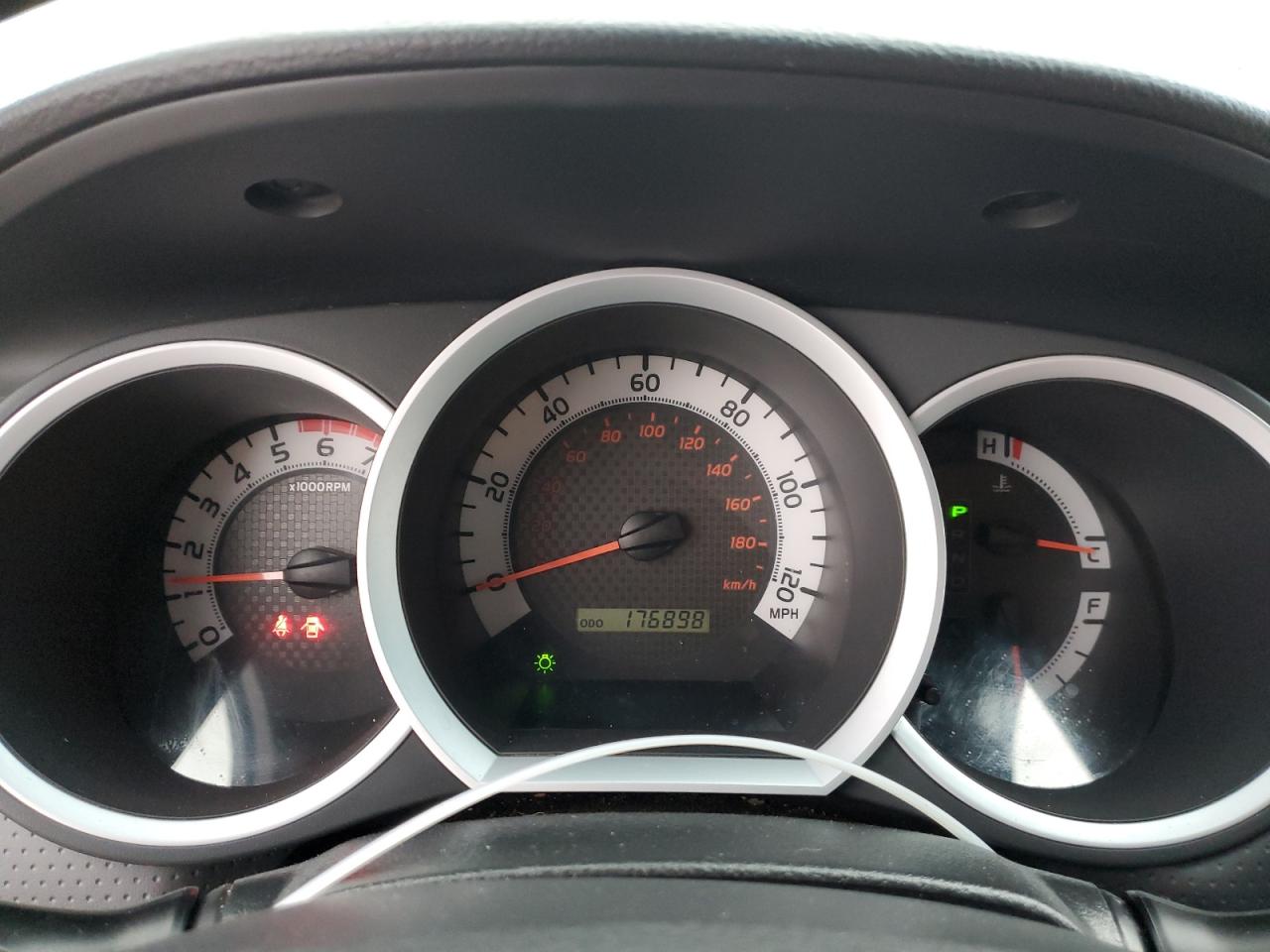 2014 Toyota Tacoma - Image 9