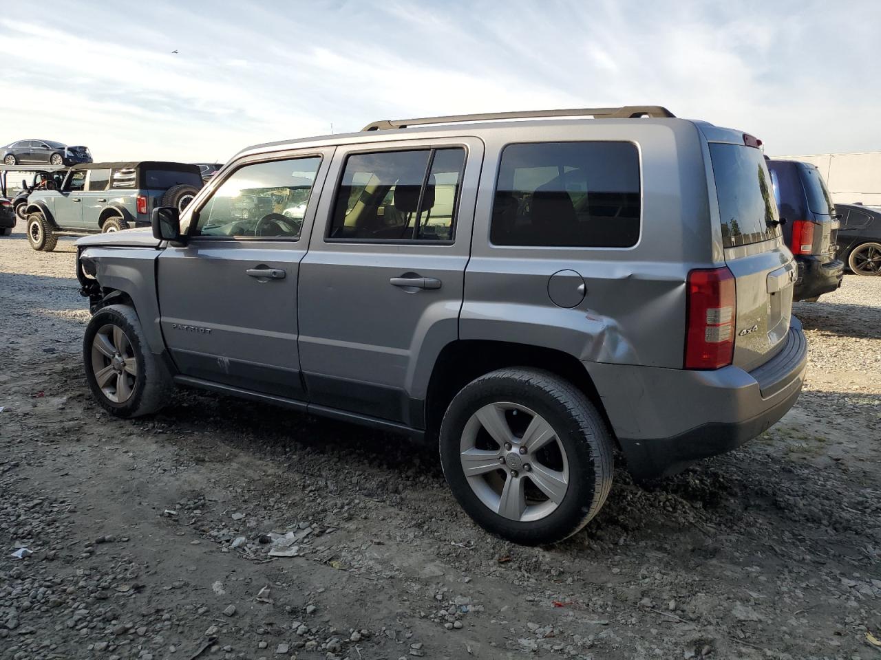 2017 Jeep Liberty (Patriot) - Image 2