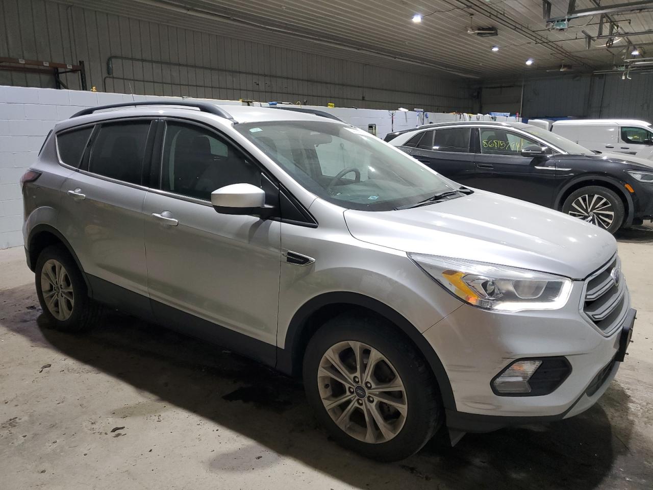 VIN 1FMCU0GD6HUA36768 2017 FORD ESCAPE no.4