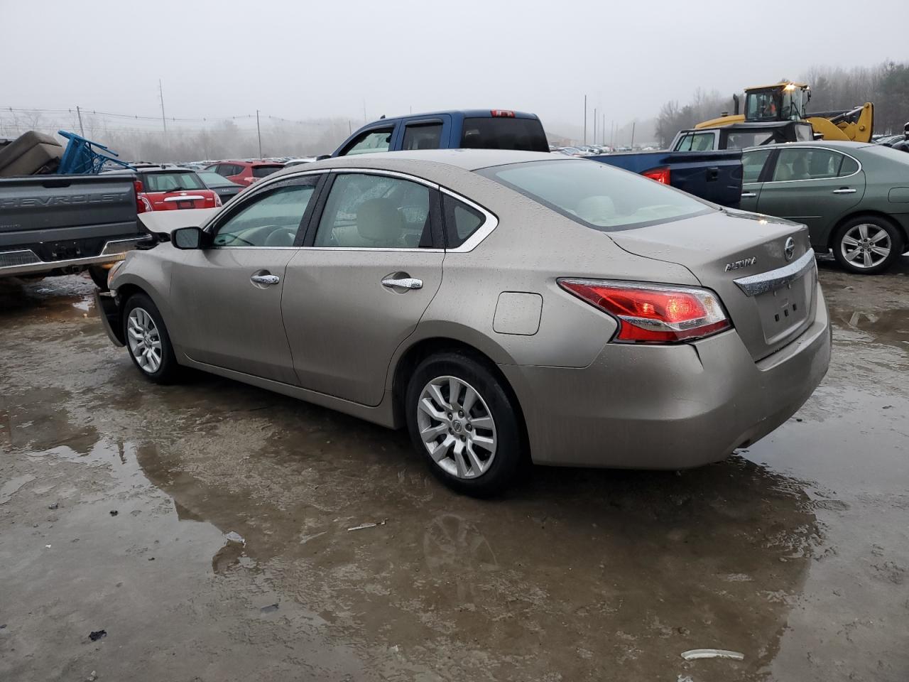 2015 Nissan Altima - Image 2