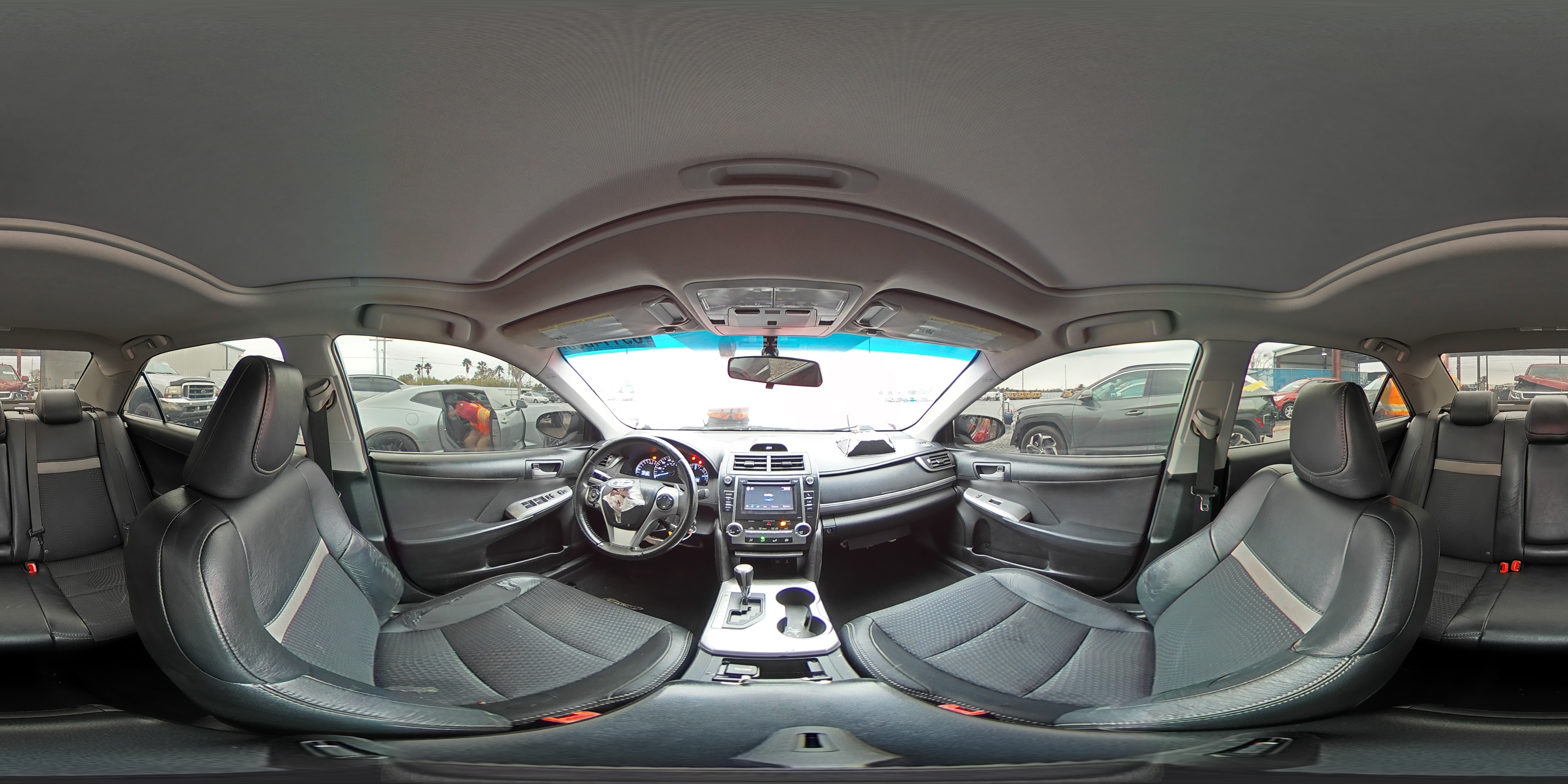 2014 Toyota Camry - Image 15