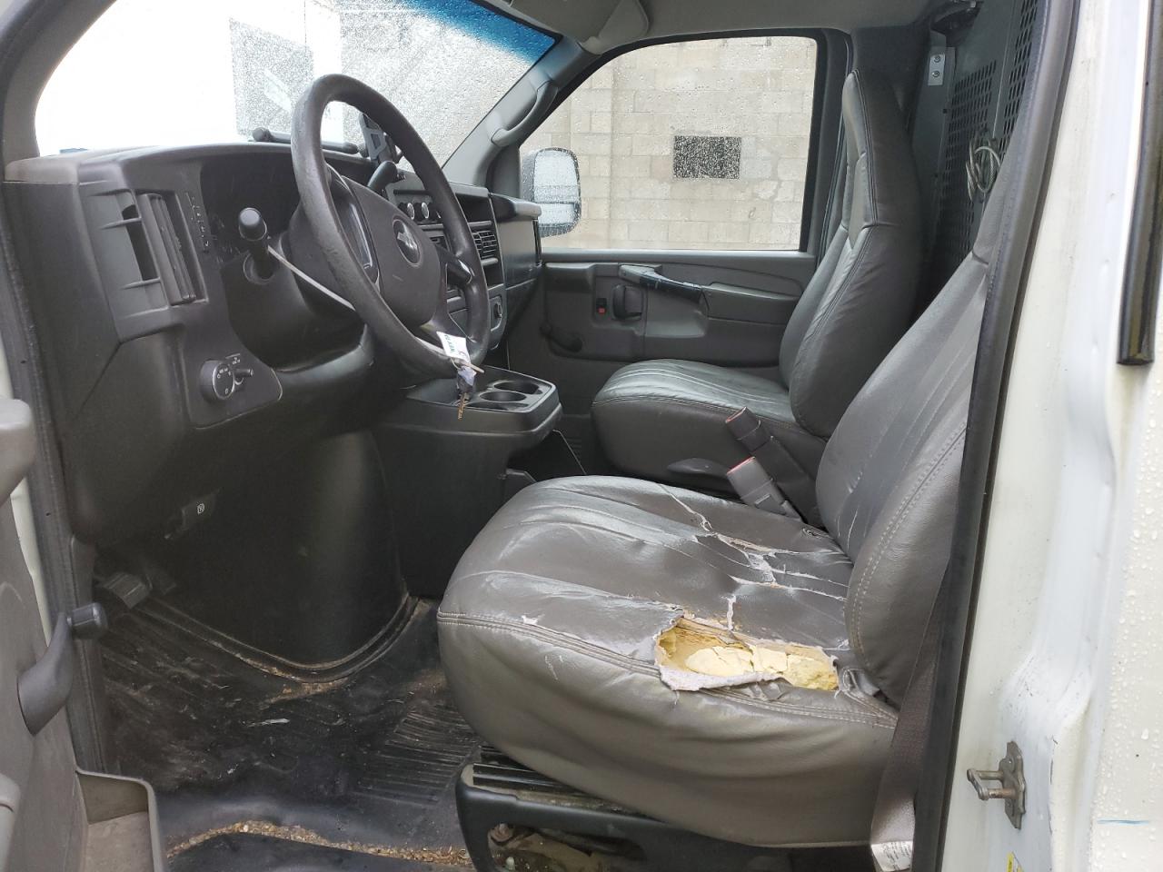 2009 Chevrolet Express - Image 7