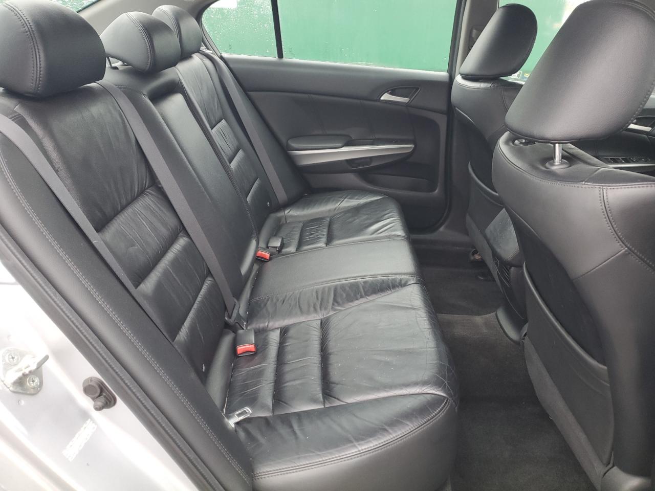 2010 Honda Accord - Image 10