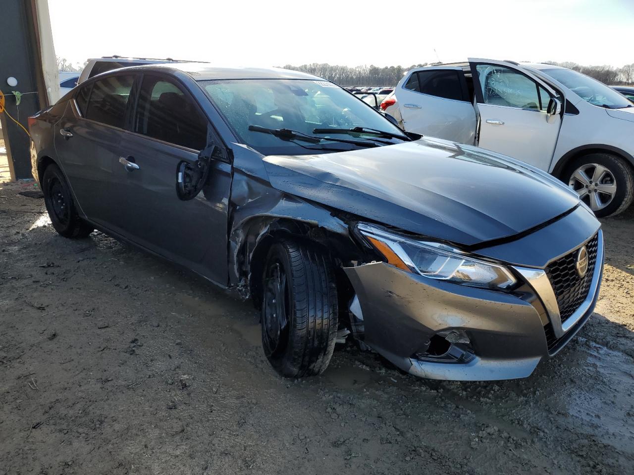 2021 Nissan Altima - Image 4