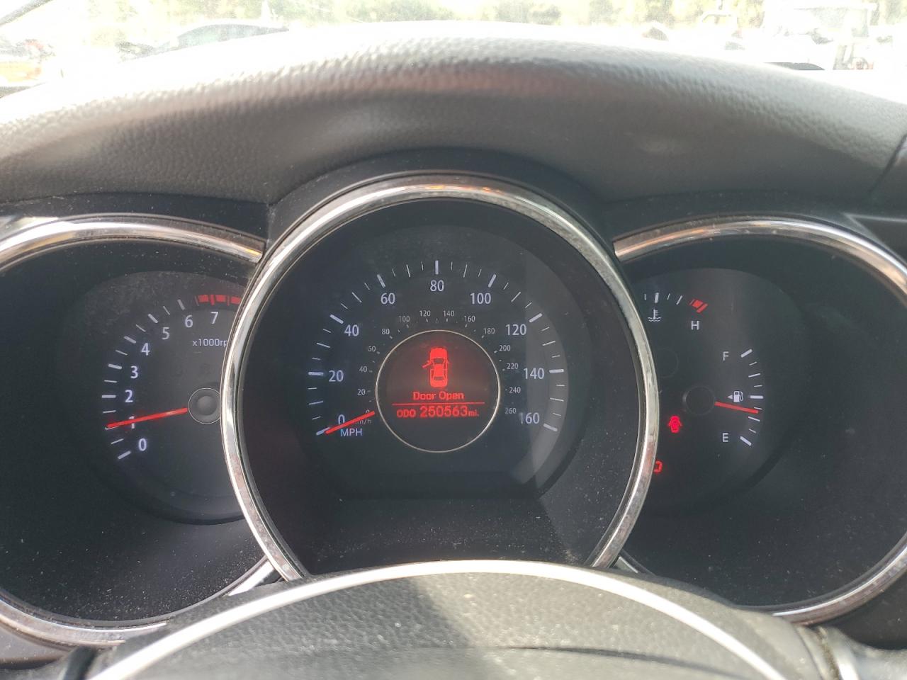 2011 Kia Optima - Image 9