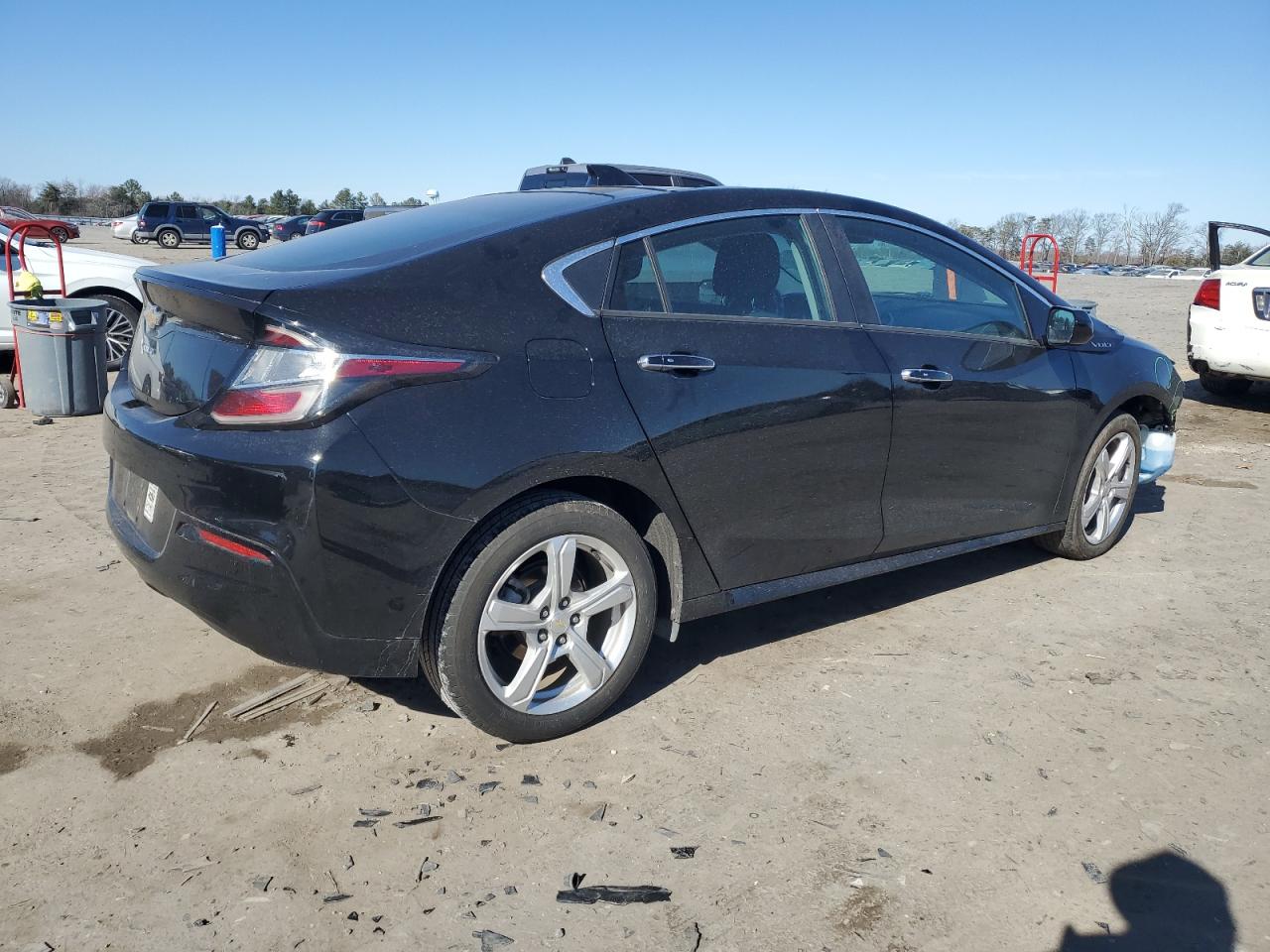 2016 Chevrolet Volt - Image 3