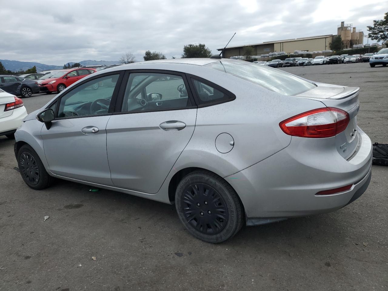 2015 Ford Fiesta - Image 2