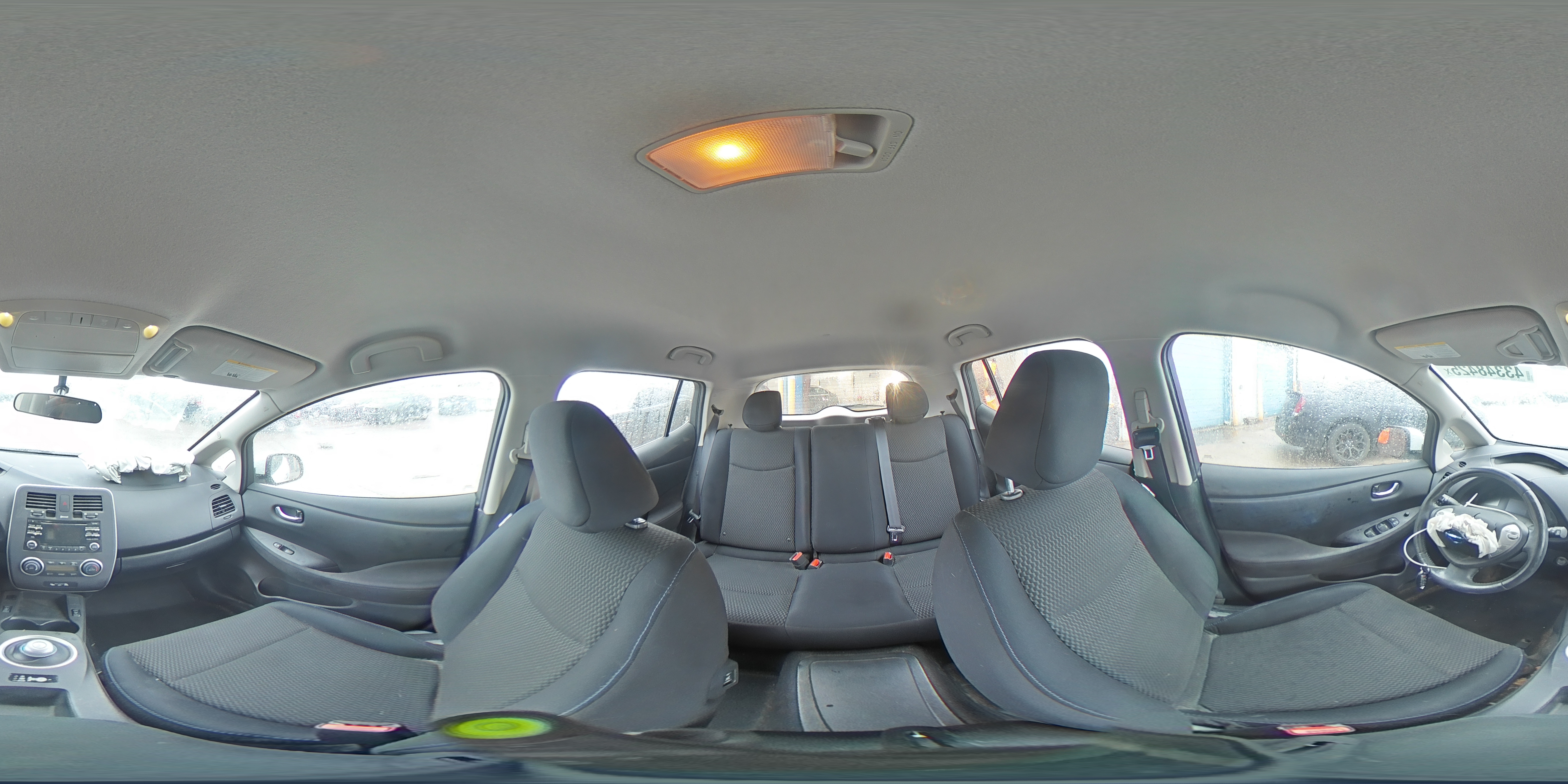 2015 Nissan Leaf - Image 14