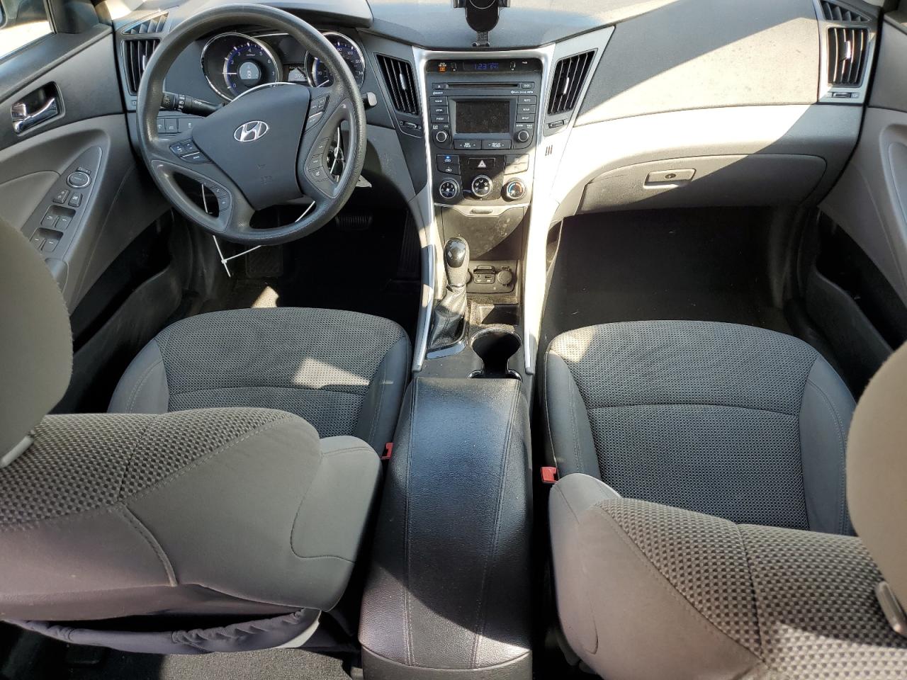2014 Hyundai Sonata - Image 8