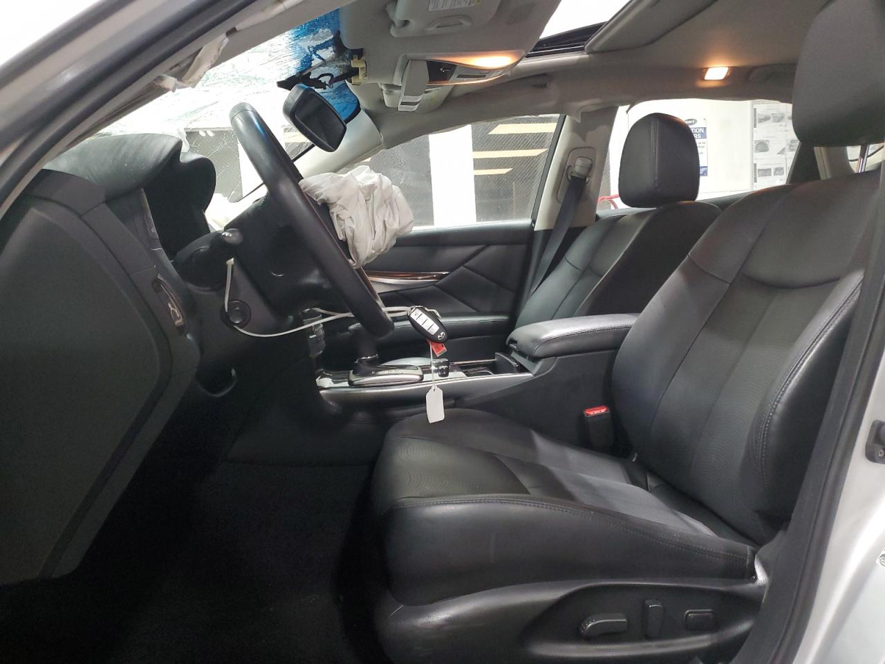 2019 Infiniti Q70 - Image 7