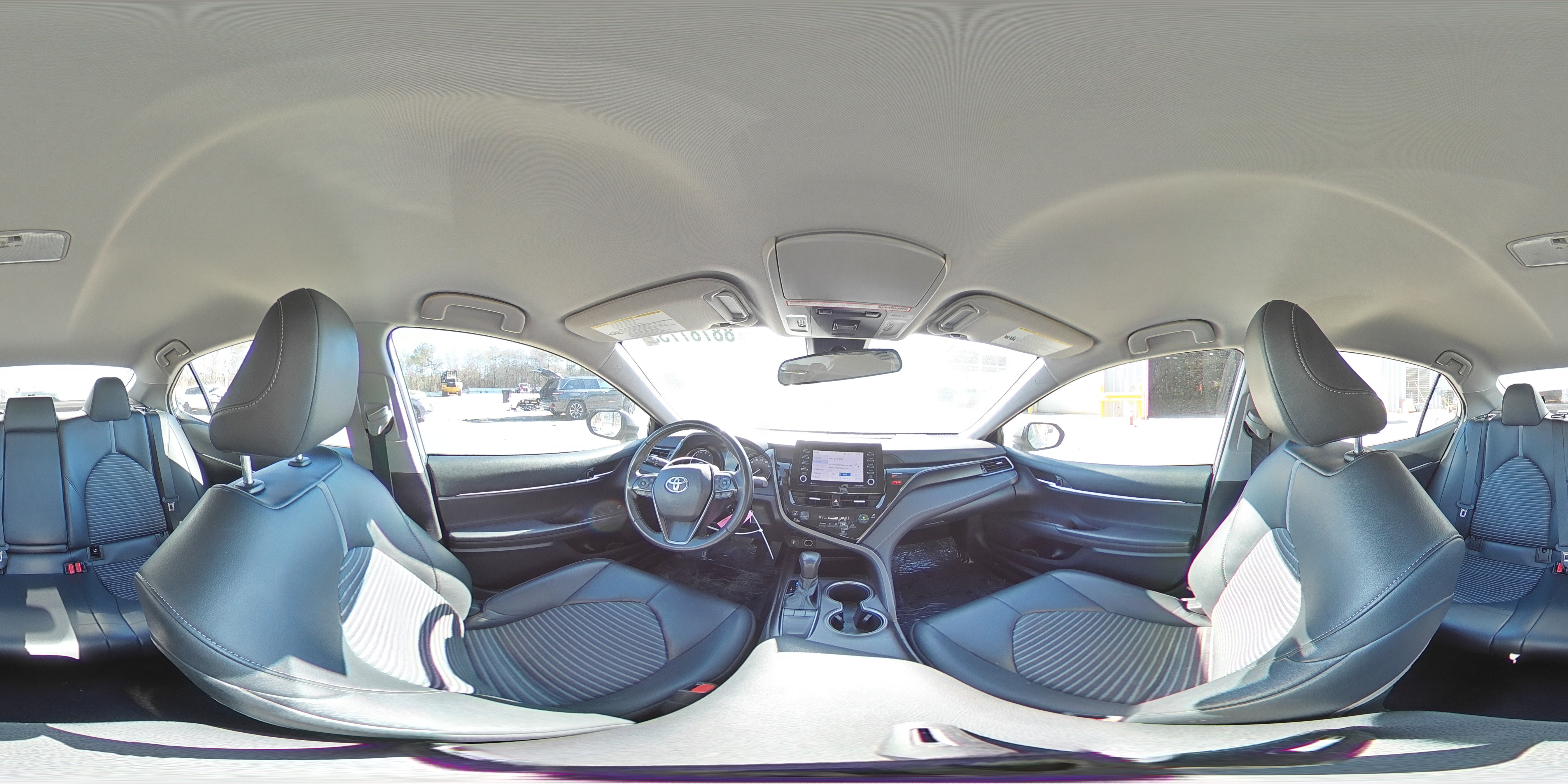 2022 Toyota Camry - Image 15