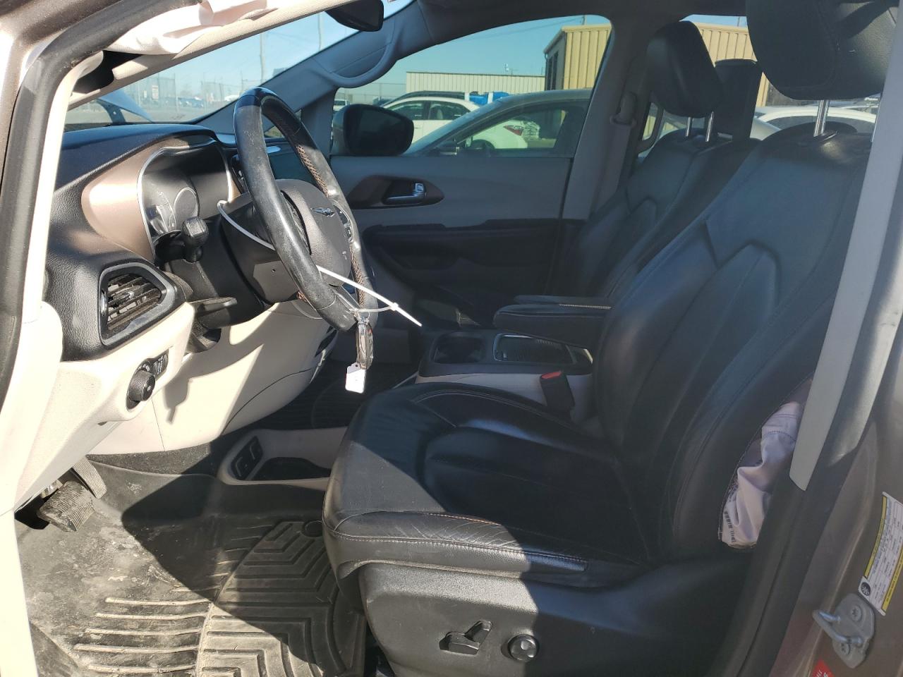2018 Chrysler Pacifica - Image 7