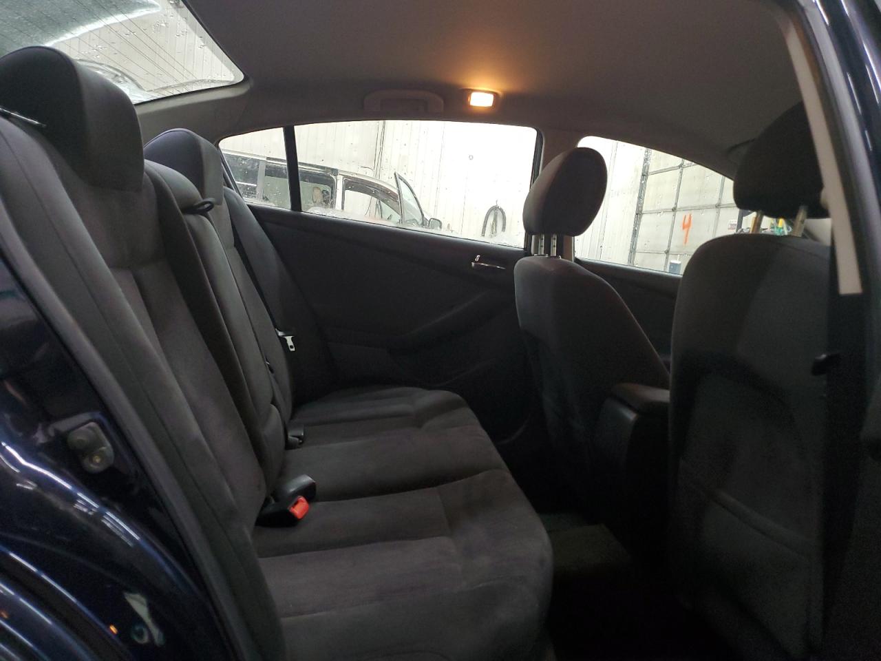 2010 Nissan Altima - Image 10