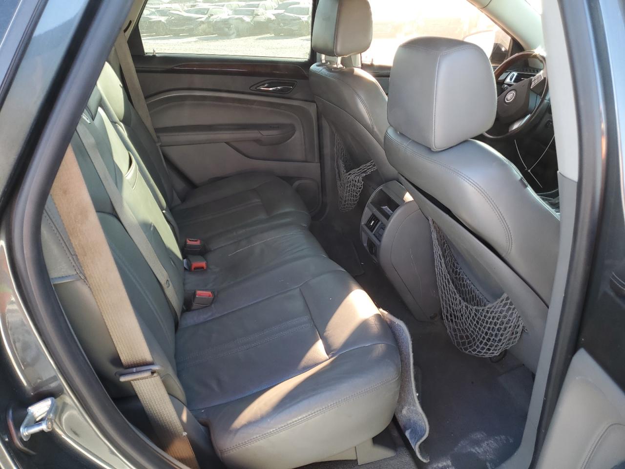 2010 Cadillac SRX - Image 11
