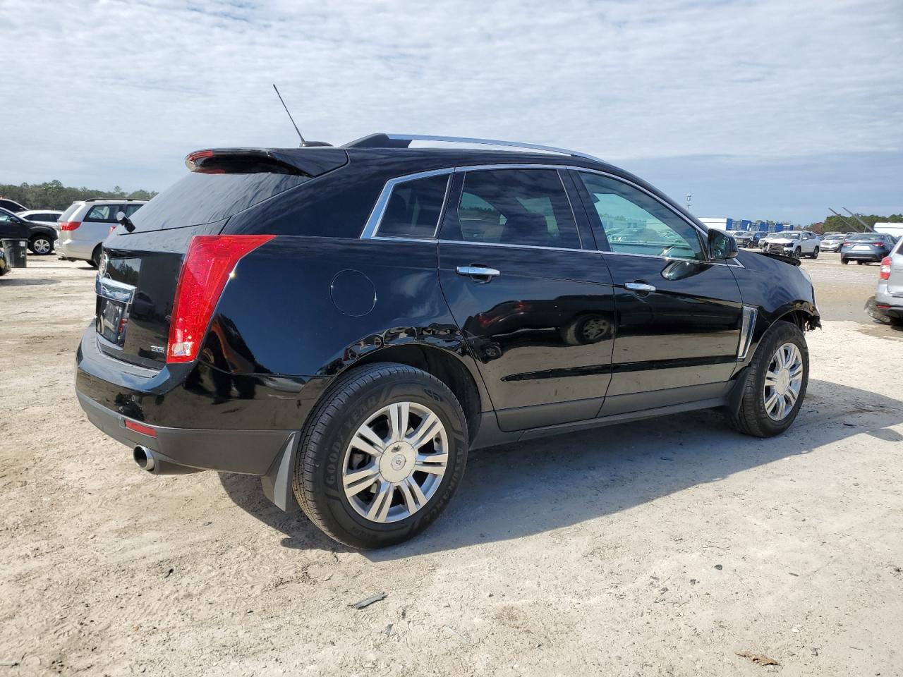 VIN 3GYFNBE38FS521585 2015 CADILLAC SRX no.3