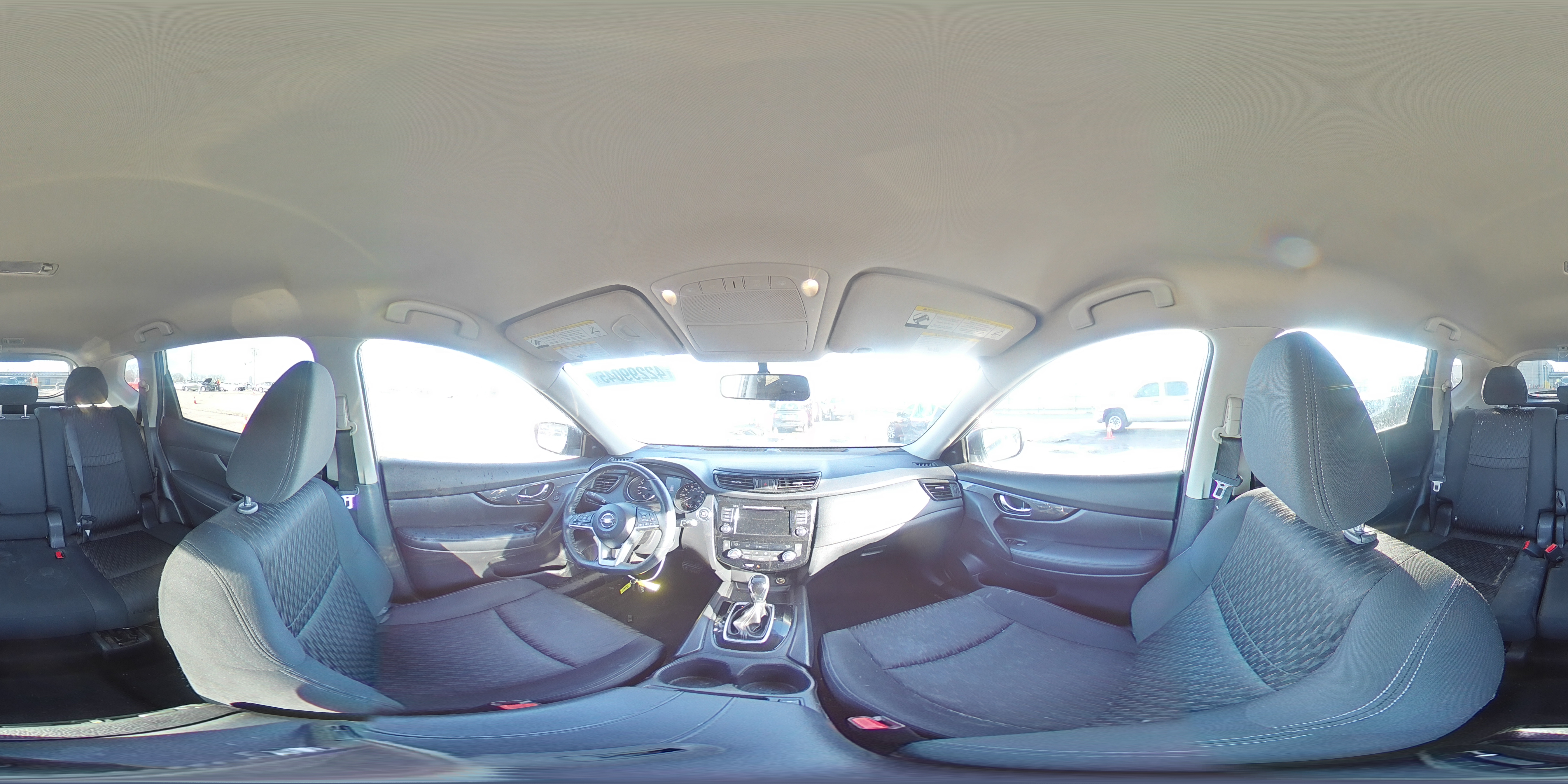 2018 Nissan Rogue - Image 15