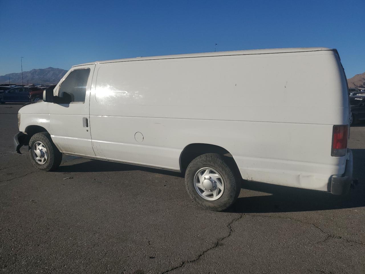 2009 Ford Econoline - Image 2