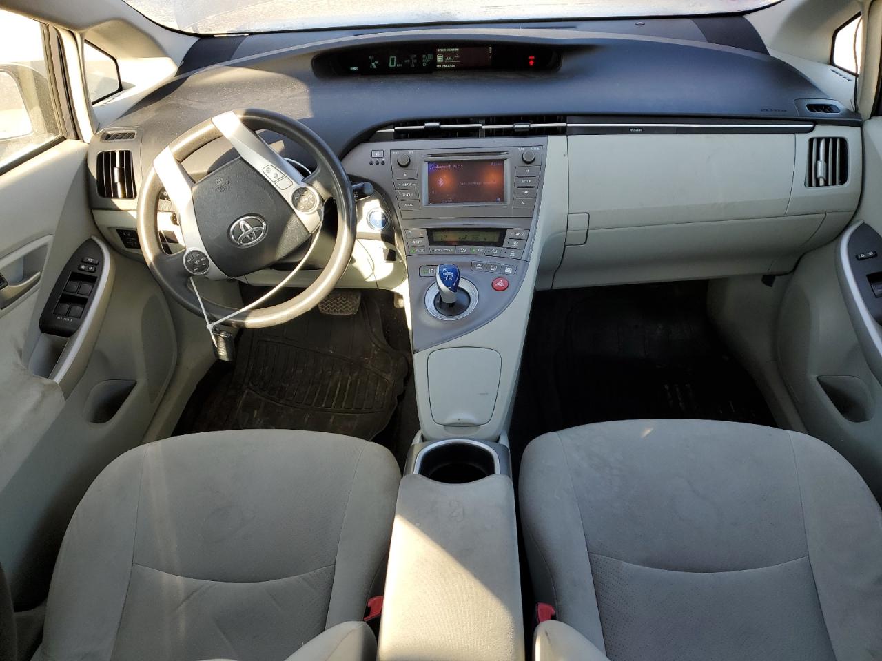 2013 Toyota Prius - Image 8
