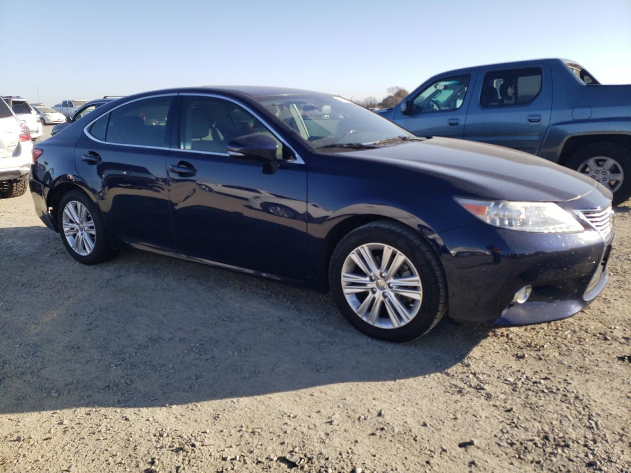 2013 Lexus ES - Image 4