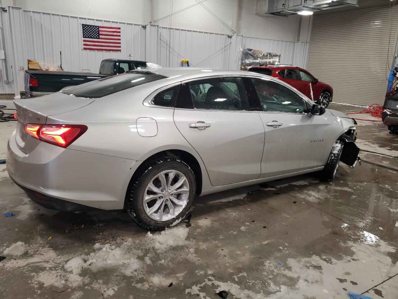 2022 Chevrolet Malibu - Image 3