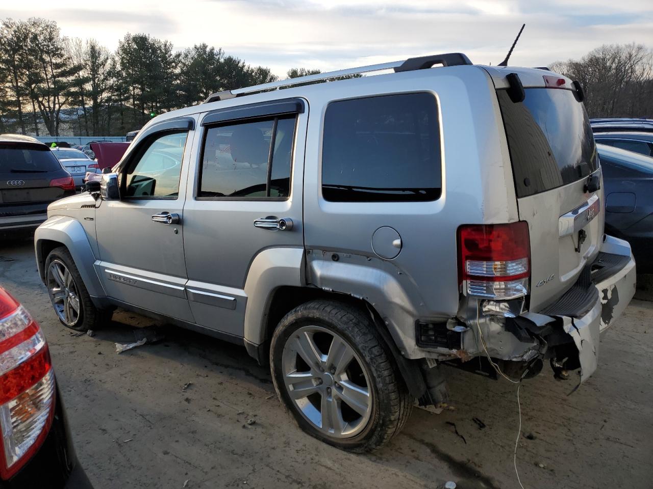 2011 Jeep Liberty (North America) - Image 2