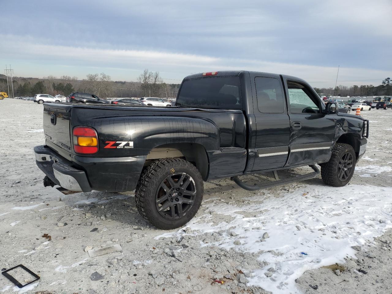 2005 Chevrolet Silverado - Image 3