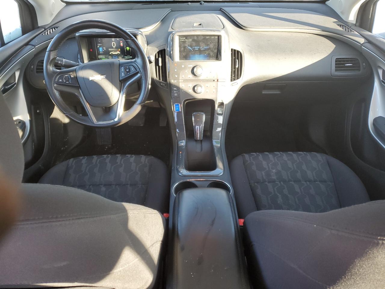 2015 Chevrolet Volt - Image 8