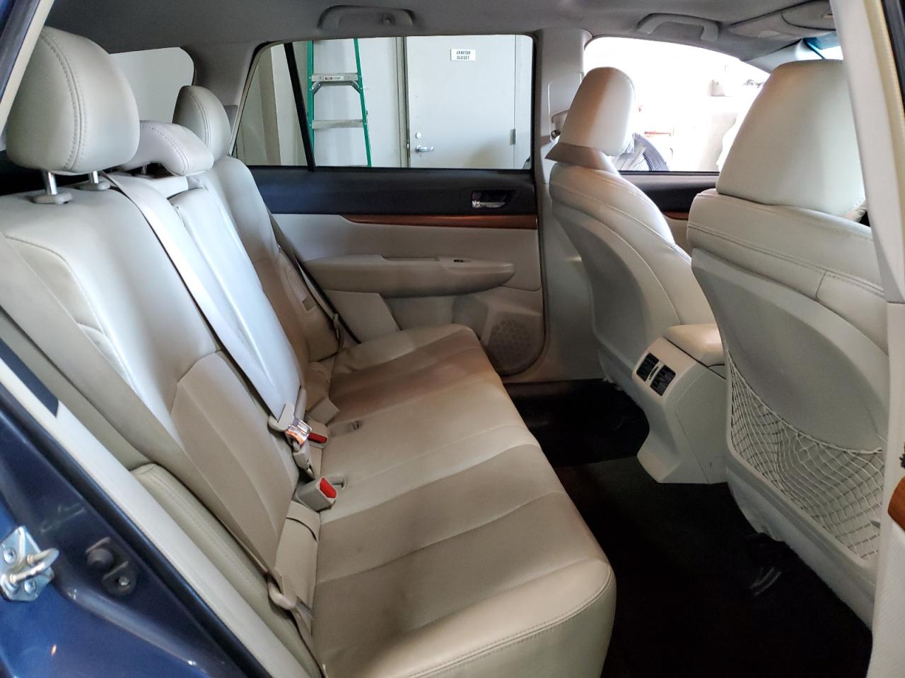 2014 Subaru Outback - Image 11