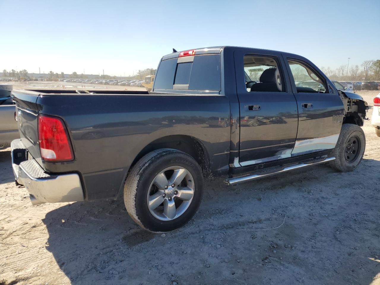 2019 RAM 1500 - Image 3
