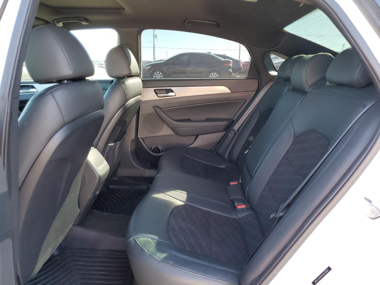 2018 Hyundai Sonata - Image 10