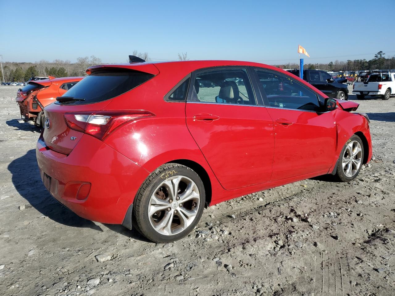 2013 Hyundai Elantra - Image 3
