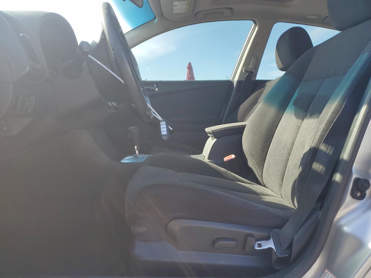 2010 Nissan Altima - Image 7