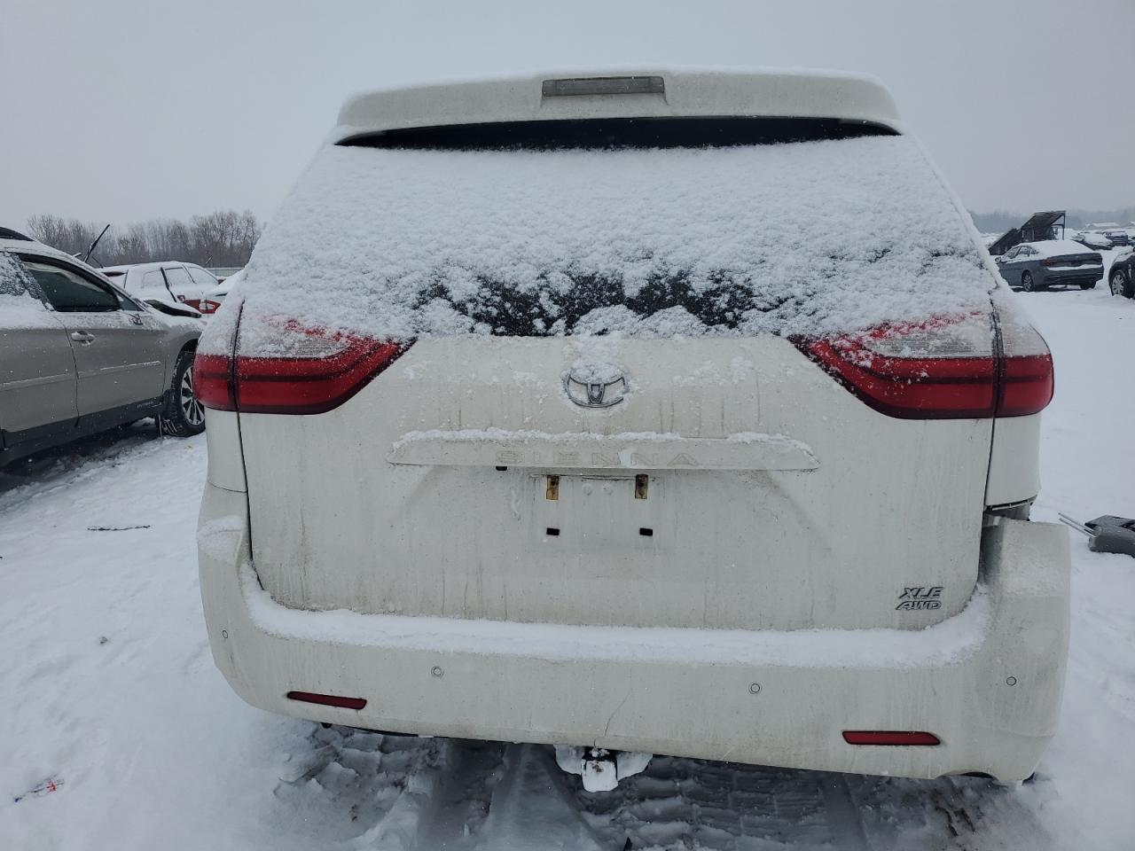 2018 Toyota Sienna - Image 6